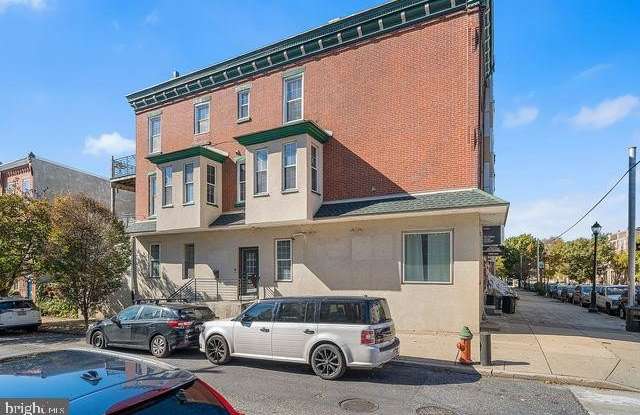 3000 W GIRARD Avenue