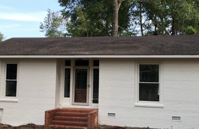 625 E Samford Ave - 625 East Samford Avenue, Auburn, AL 36830