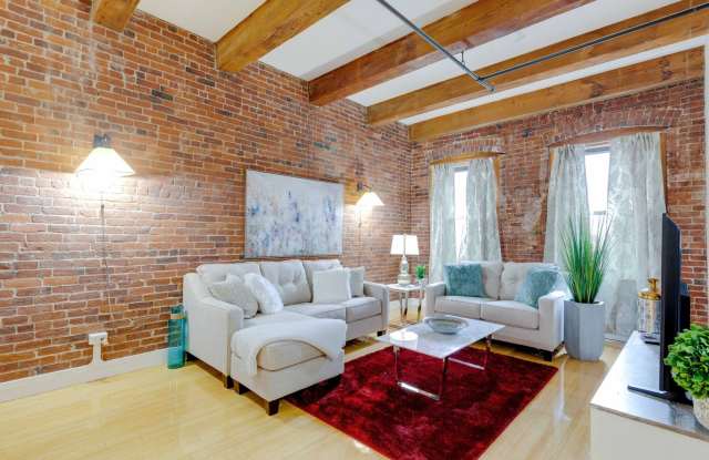 Photo of NORTH END 2 BED 2 BATH!!!