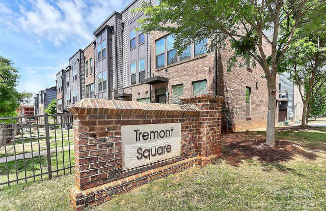 Photo of Stylish Uptown 3BR Townhouse in Charlotte