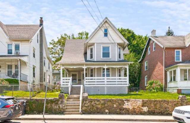 Photo of 420 Walnut Street