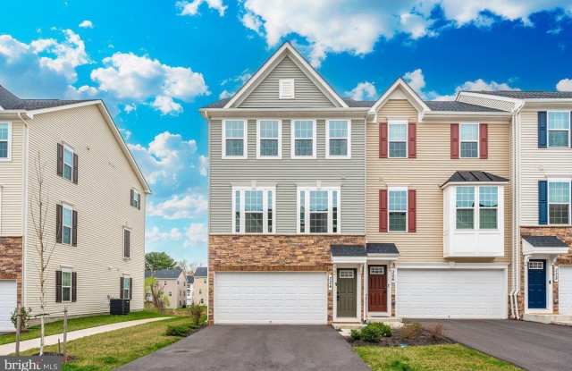 Photo of 324 PEMBERTON PARK LN