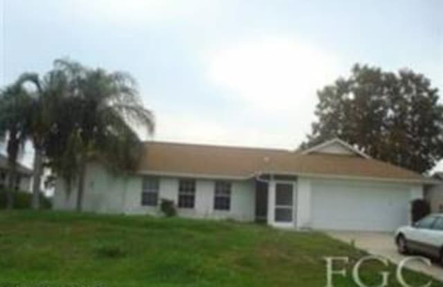 910 SW 10th PL - 910 Southwest 10th Place, Cape Coral, FL 33991