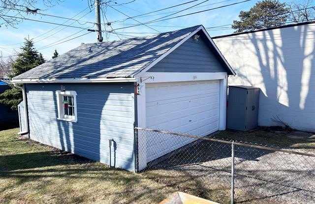 3273 MILLWALL Avenue