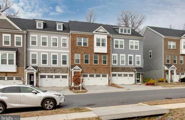 8369 MEADOWOOD Drive