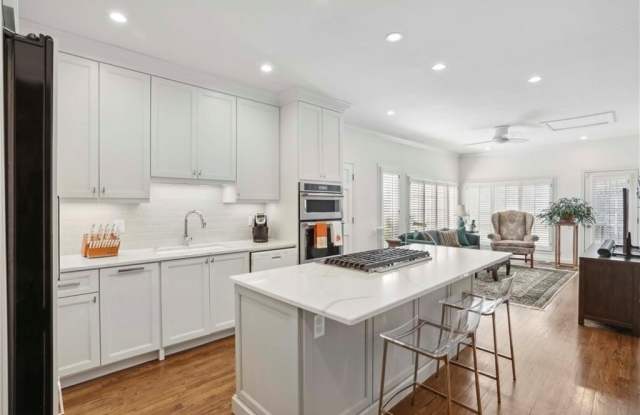 26 Paces West Drive NW