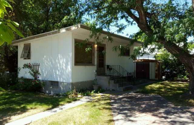 Photo of 602 1/2 Grand Ave