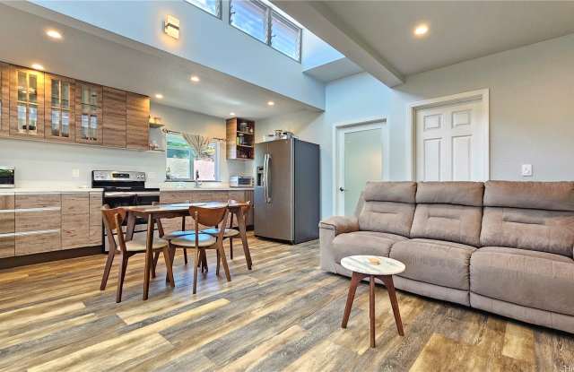 2558 Ferdinand Avenue