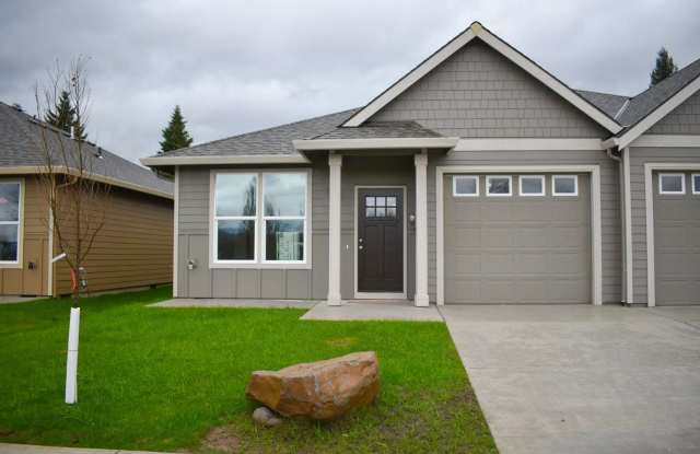 Photo of 2 Bedroom 2 Bathroom Duplex in a New Great Washougal Location!