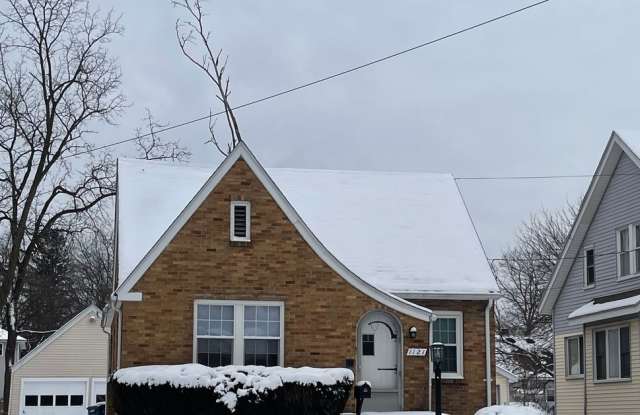 Three Bedroom Home in Kalamazoo