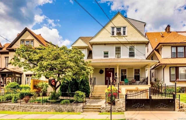 143 Urban Street