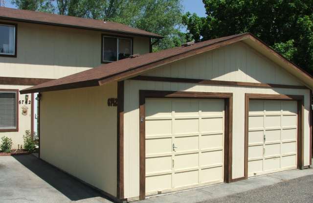 2 bedroom, 1 bath town home. 6738 W Westwood Lane