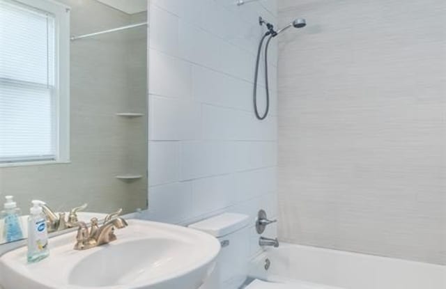 809 1/2 Ratcliff Street