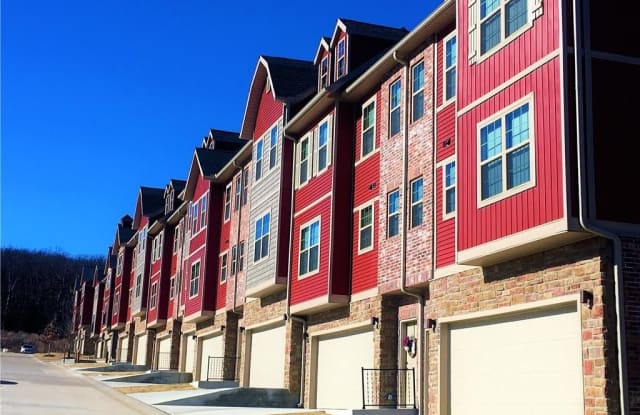 2820  W Lakewood  DR