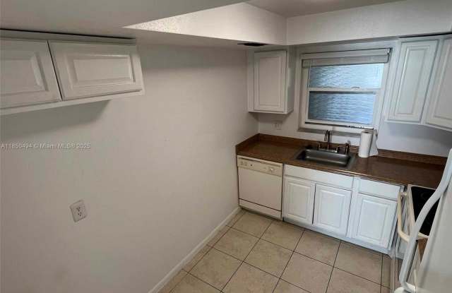 3257 Northeast 13th Street