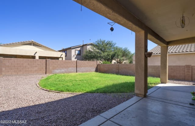 448 W Corte Calza - 448 West Corte Calza, Sahuarita, AZ 85629