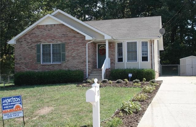 198 Sarah Elizabeth Dr - 198 Sarah Elizabeth Drive, Clarksville, TN 37042