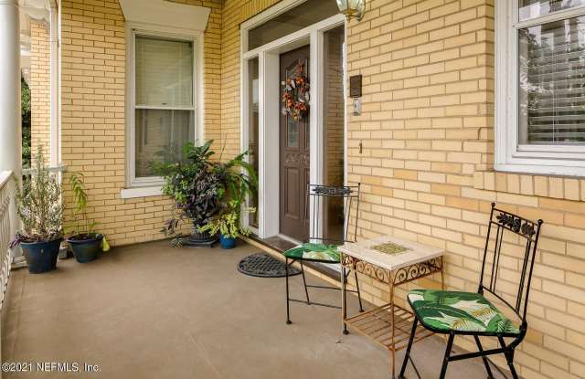 2716 OAK Street unit: 3