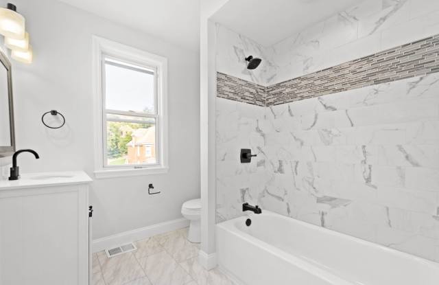 Stunning 5 bedroom home in Mt. Washington available June 1!