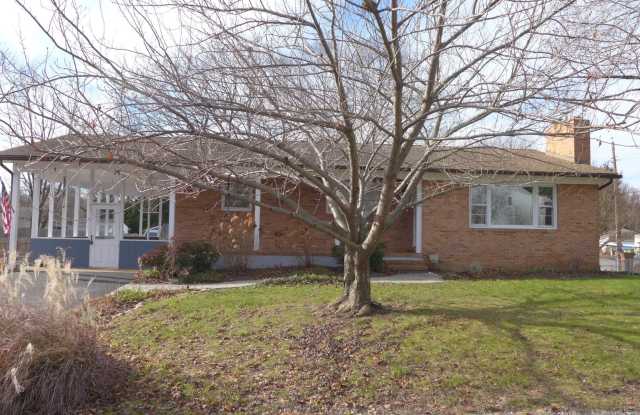 Beautiful 3 Bed/3 Bath Ranch Style Home in Annapolis for Rent!