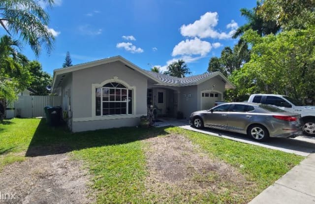 15761 SW 137 CT - 15761 SW 137 Ct, Richmond West, FL 33177