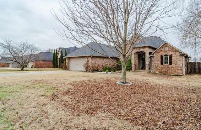 602  SW Barn Valley  RD