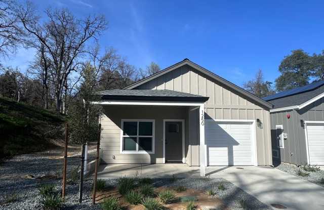 Newly built homes with City of Redding solar!