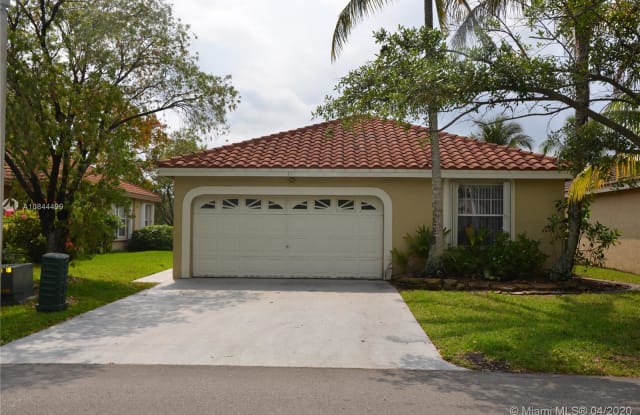 711 NW 182nd Way - 711 Northwest 182nd Way, Pembroke Pines, FL 33029