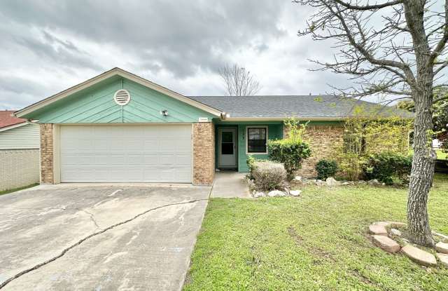 Viewable Now! Small Dogs Accepted! - 123 Chestnut Drive, Copperas Cove, TX 76522