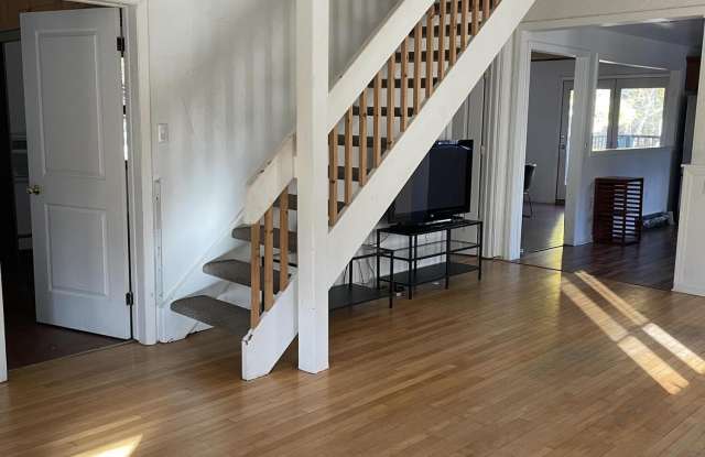 Photo of 349 S Lincoln Avenue