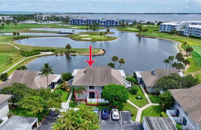 Photo of 311 NE Golfview Circle