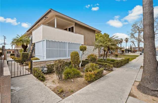 121 S Illinois Street