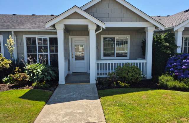 Cute Cottage in 55+ Community!
