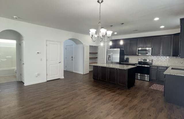 143 Red Northern Oak Way