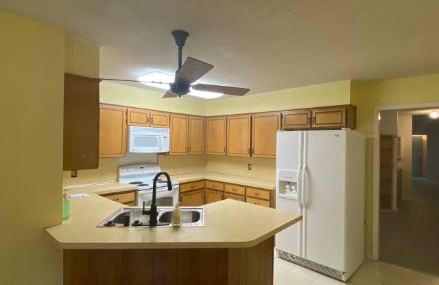 Photo of 6-month lease! Spacious 2 bedroom 2 bath Townhome near Goodfellow base AVAILABLE NOW!