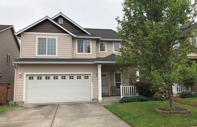 Photo of Home Sweet Home! 4 Bedroom/2.5 Bath in Salmon Creek: Available 10/10!