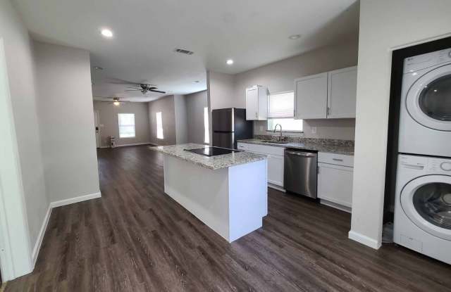 Photo of 1401 Moore St