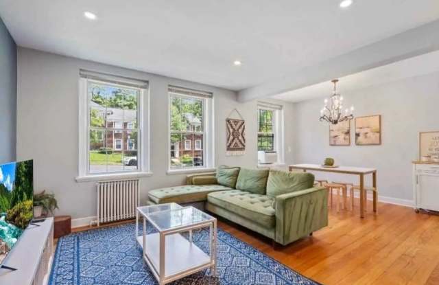 Charming 2BR Condo in Washington, DC