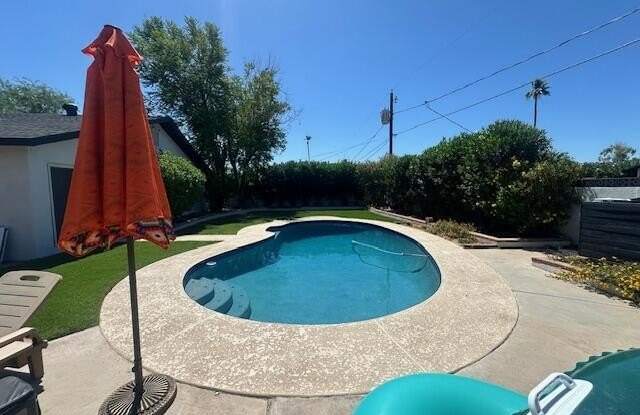 8532 E INDIANOLA Avenue