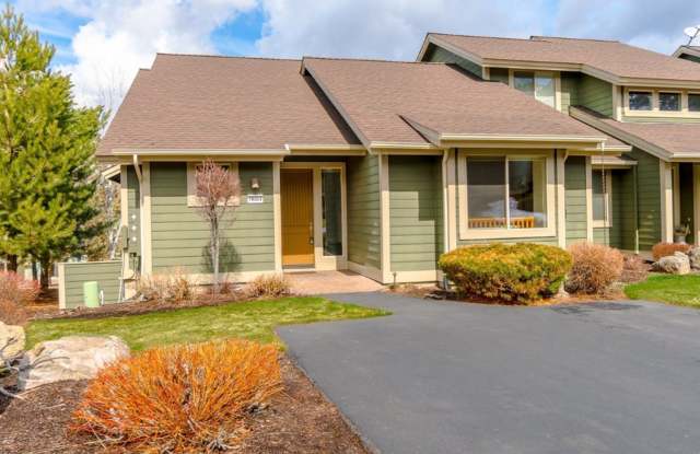 2 Bed/2 Bath Single-Level Condo in Eagle Crest - 10664 Village Loop, Eagle Crest, OR 97756