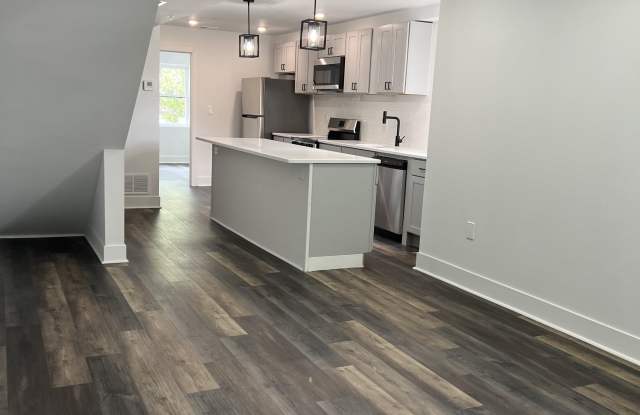 Photo of 736 East Chelten Avenue - 2