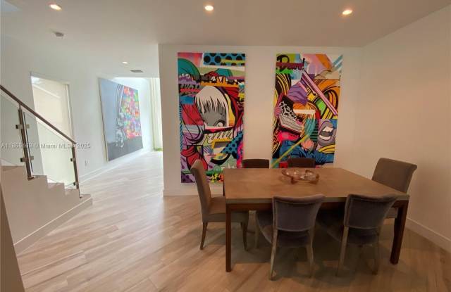 Photo of 2931 SW 27th Ter