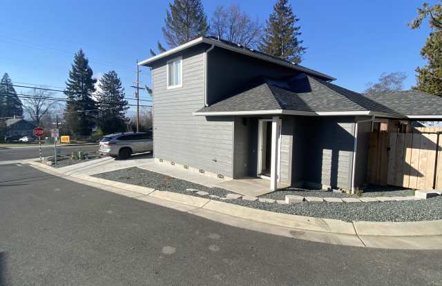 1000 Northeast Alberta Rose Lane