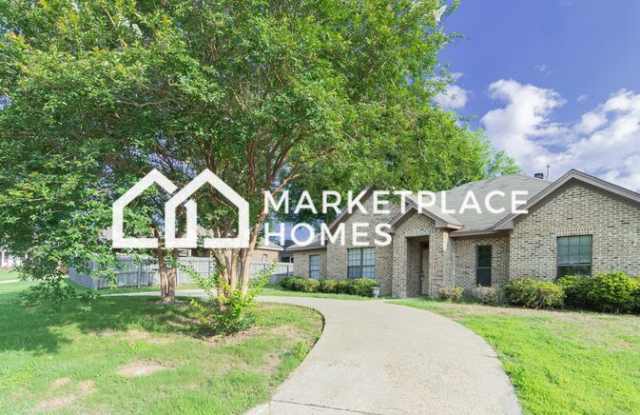 2743 Ivy Chase Loop