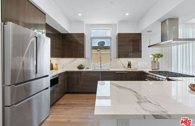 250 North Crescent Drive