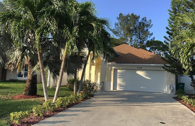 735 104th Ave N - 735 104th Avenue North, Naples Park, FL 34108