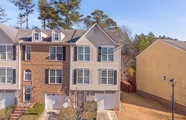 3 Bedroom Townhome in Stonecrest!