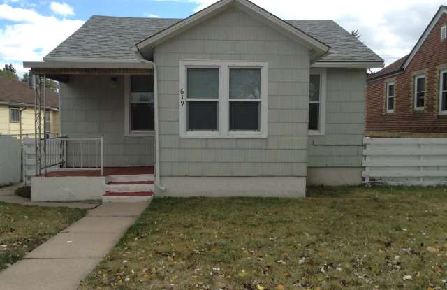 2 BEDROOM, 1 BATHROOM SINGLE FAMILY HOME