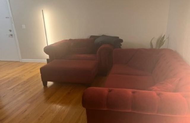 3037 Nw Market St