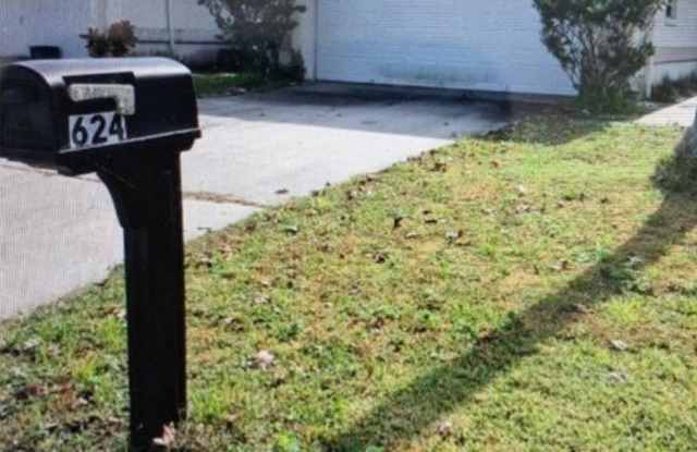 Photo of 624 Huntly Lane